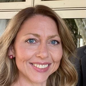 Meet your Posher, Adrienne